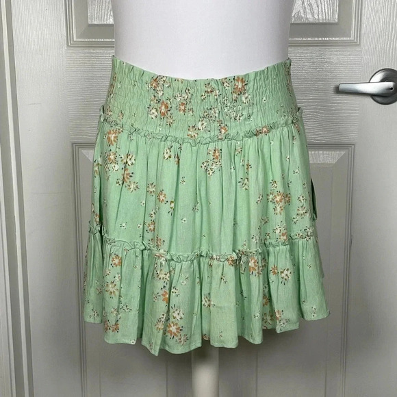 Altar’d State Ruffled Mini Skirt New‎ Medium - Picture 2 of 7